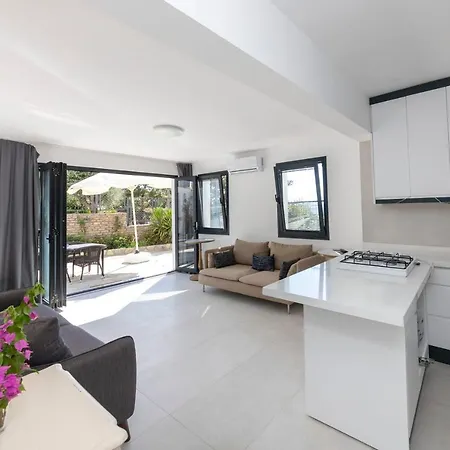Pleasant With Garden In The Heart Of Lejlighed Bodrum