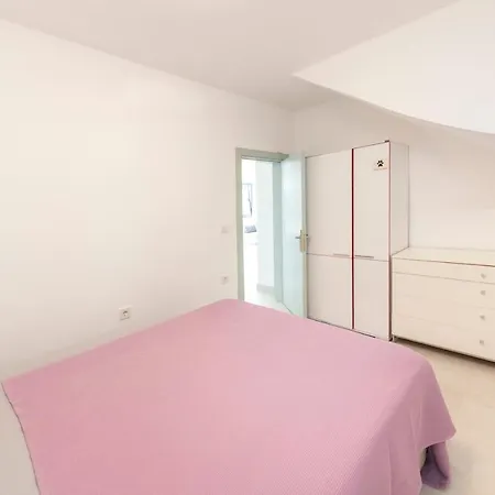 Lejlighed Pleasant With Garden In The Heart Of