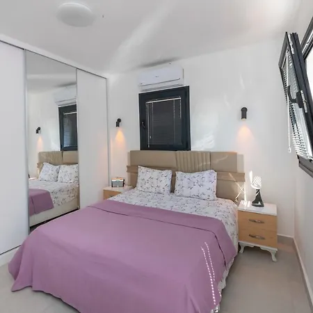 Pleasant With Garden In The Heart Of